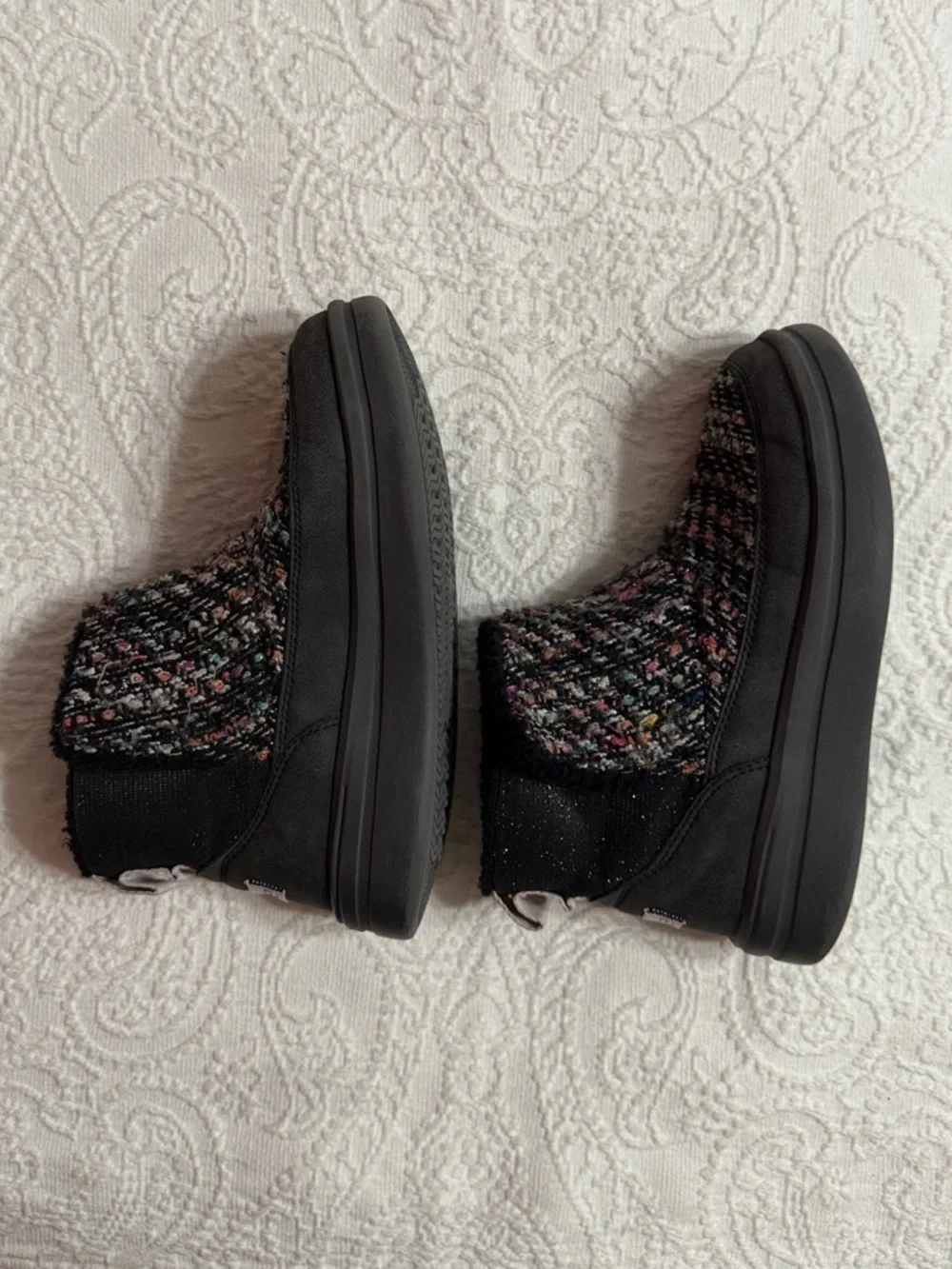 Hey Dude Boots Size 3 Girls Black Funfetti Multicolor Knit